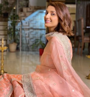 Gopi Vaid Muzafar Sharara Set - Image 2