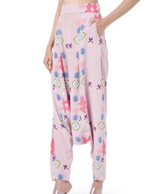 Payal Singhal - Tazmeen Purple Printed Art Georgette Duster Jacket with White Crepe Tie-Up Choli and Pink Printed Crepe Low Crotch Pant - Image 5