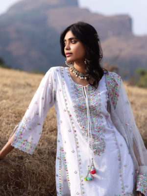 Gopi Vaid - Noor Sharara Set - Image 3
