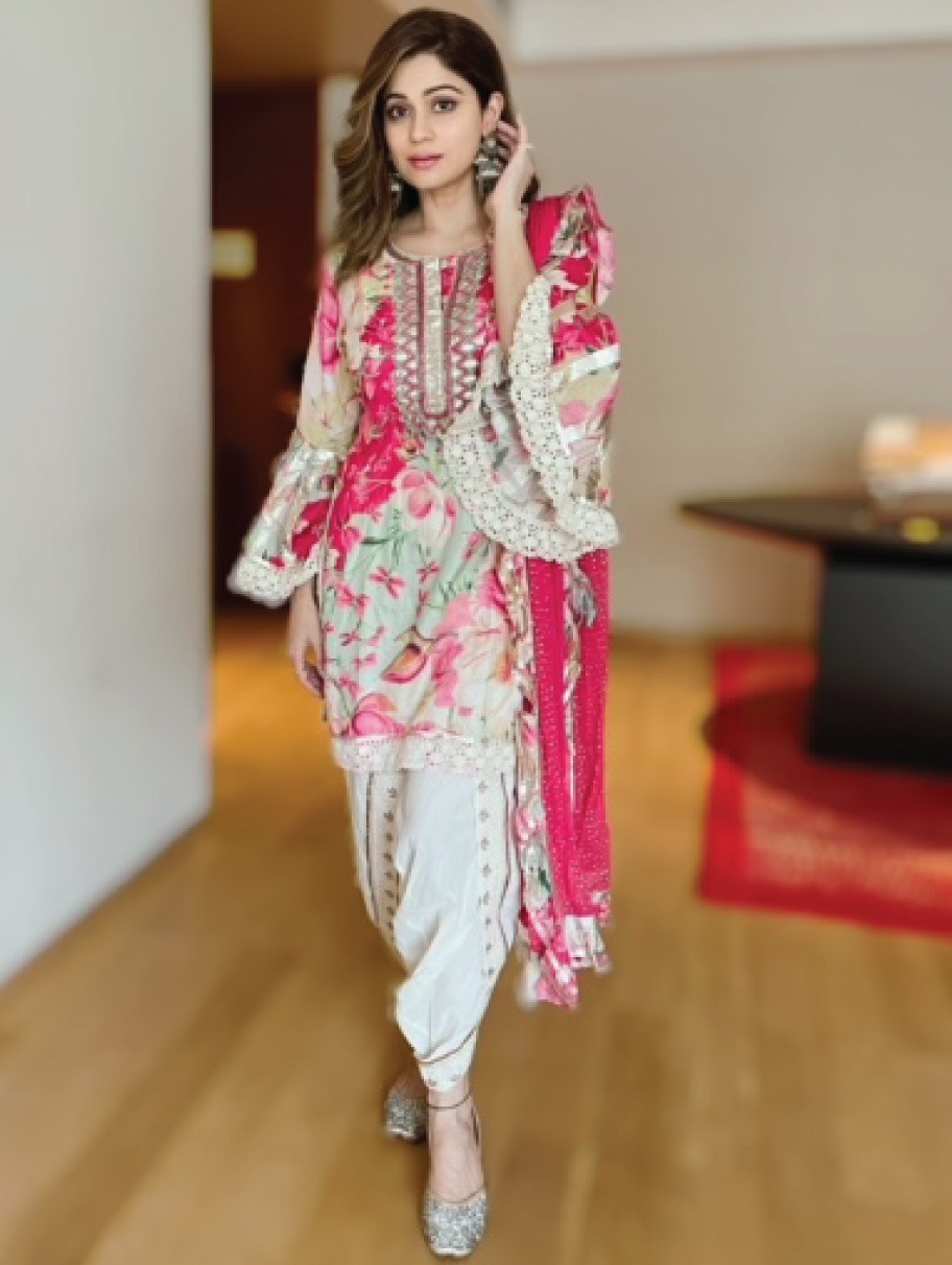 Gopi Vaid – Shamita Shetty In Khushi Short Dhoti Set – Nikaza Asian Couture