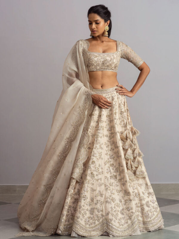 ANUSHREE REDDY – Noor Ivory Organza Lehenga Set