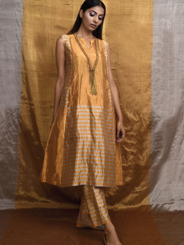 PRITI PRASHANT – Gold Delicate Kurta Set