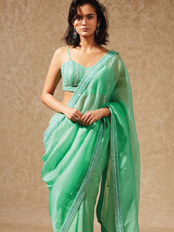 CHAMEE & PALAK – MISAKI SARI