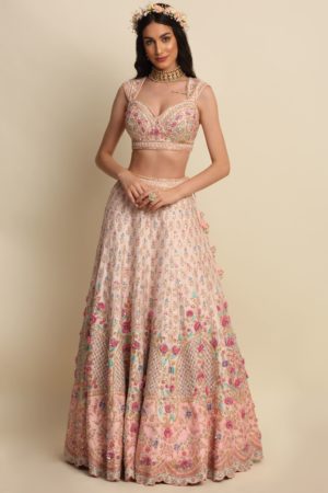 Priyanka Jain  Bridal lehenga in pastel colours with contrasting dupatta - Image 11