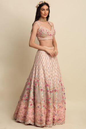 Priyanka Jain  Bridal lehenga in pastel colours with contrasting dupatta - Image 10