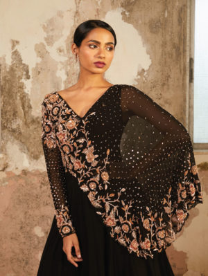Shloka Khialani - NOIRE - Image 2