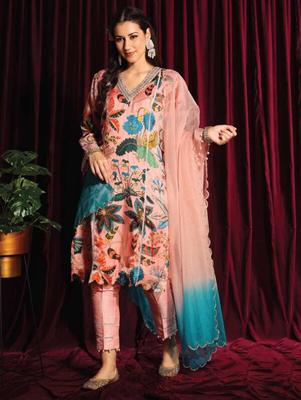 Aayushi Maniar - STRAIGHT TUNIC WITH PANTS AND A DUPATTA