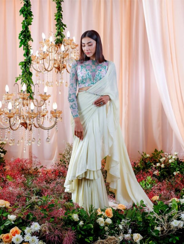 Mahima Mahajan - Carol