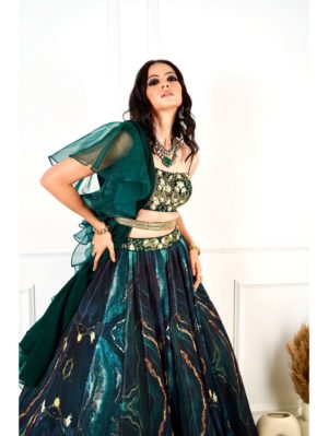 Rashika Sharma - MEESHA - Image 4