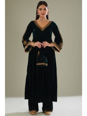 Esha Koul - green kurta set - Image 3