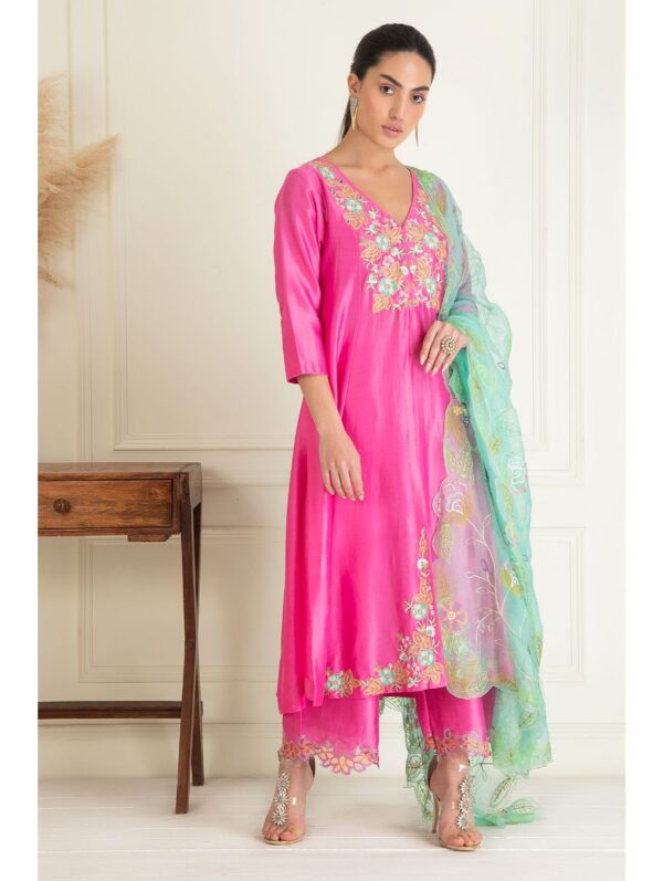 Priyanka Jain- FUSHIA PINK EMBROIDERED SUIT SET