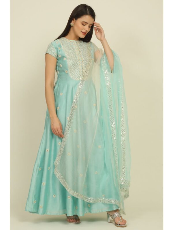 Priyanka Jain- LIGHT BLUE EMBROIDERED CHANDERI KURTA SET