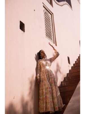 Label Anushree - Offwhite printed patch boho maxi with belt - Image 2