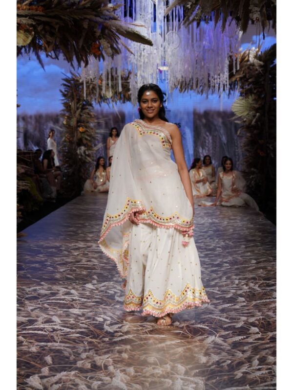 Gopi Vaid - AMYRA SHARARA SET