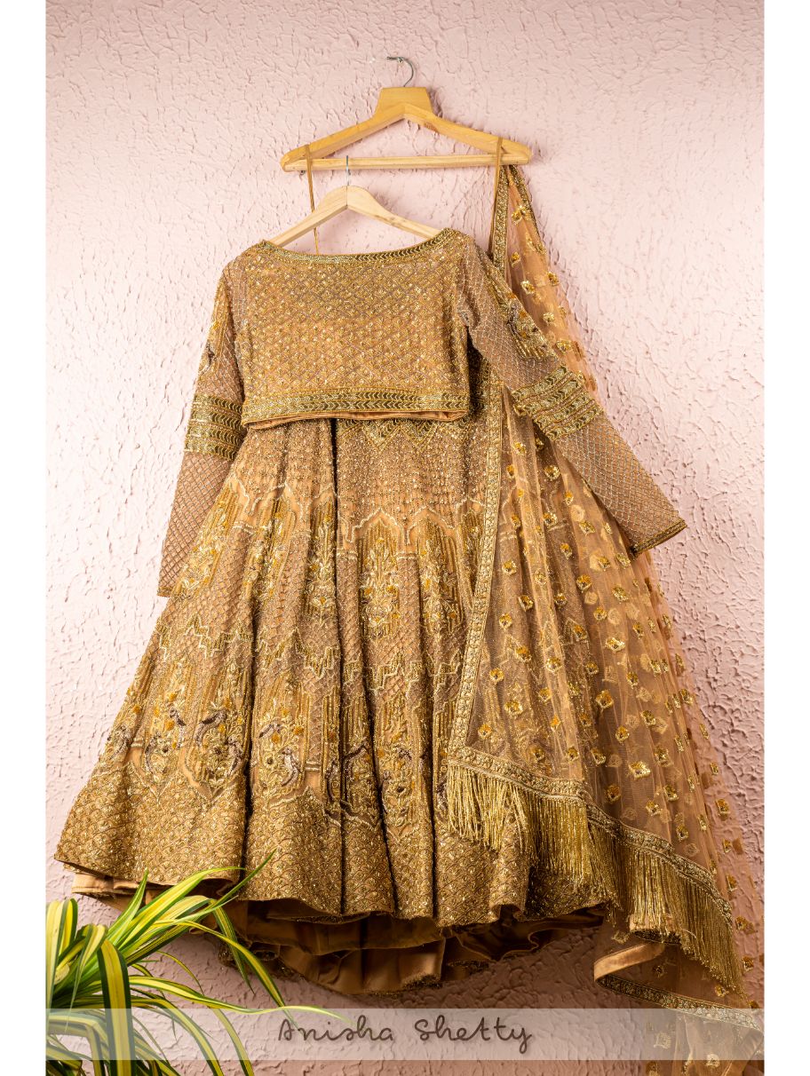 Anisha shetty hotsell lehenga