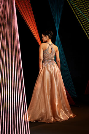 Roqa - Straight falling gown in a champagne gold color - Image 2