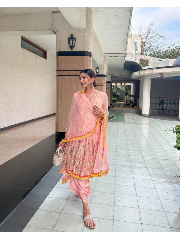 Gopi Vaid - Juhi Godambe in Priyal dhoti set