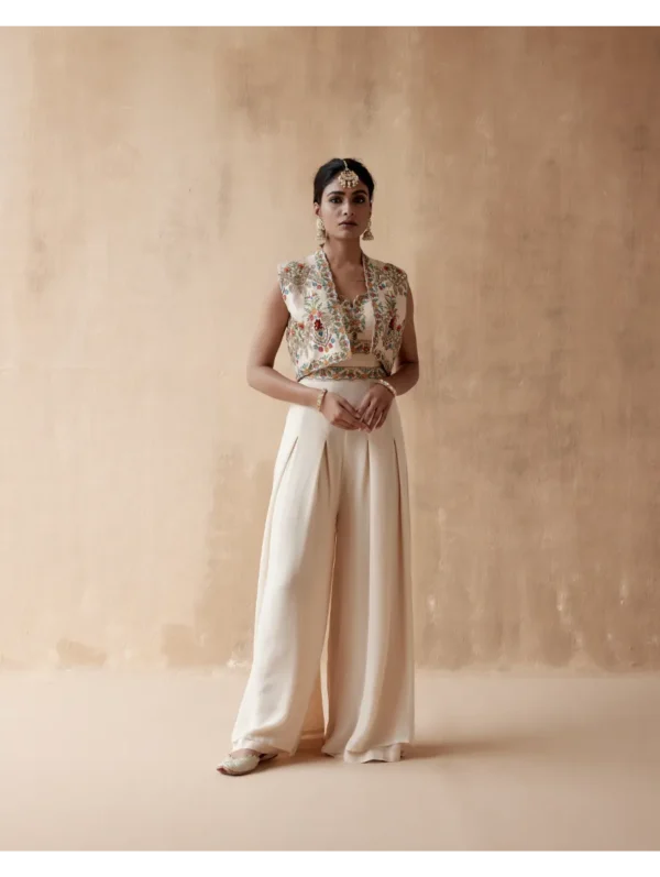 Aman Takyar - Ivory jumpsuit with floral thread embroidery