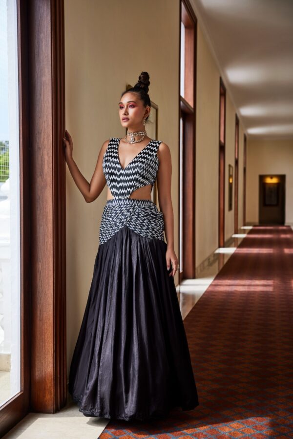 The Royaleum - BLACK AND WHITE GOWN WITH A SEXY CUT ON WAIST ADORNED