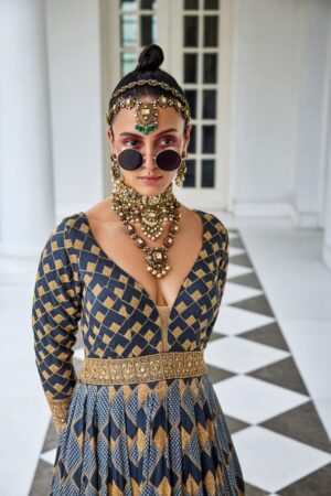 The Royaleum - SHIKARGAH GEOMETRIC ANARKALI MESMERIZING BLACK AND GREY ENSEMBLE - Image 5