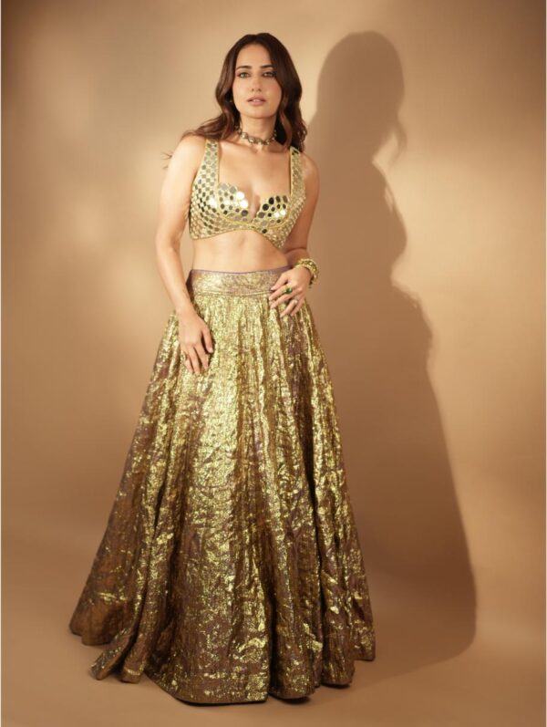 Awigna - SHEESH BENGANI LEHENGA SET