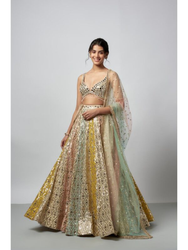 Gopi Vaid - Ranjeeta Lehenga set